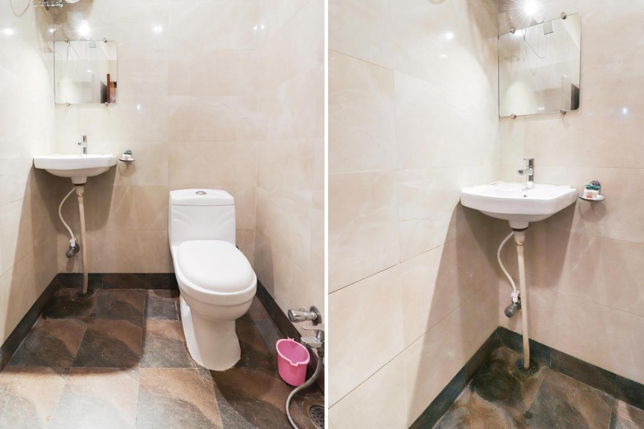 Oyo 26781 Hotel Raghupati Ayodhya Buitenkant foto