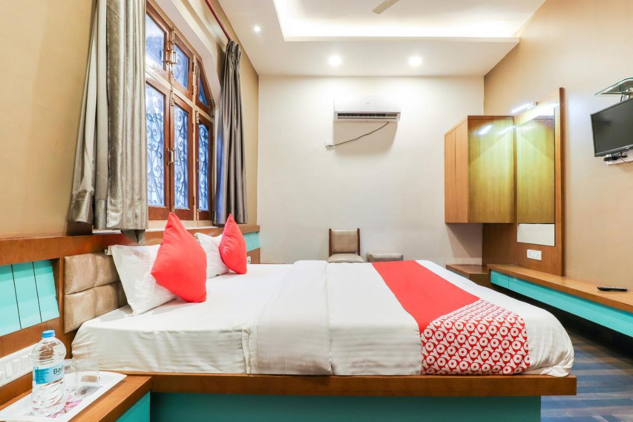 Oyo 26781 Hotel Raghupati Ayodhya Buitenkant foto