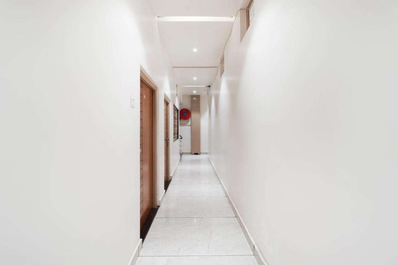 Oyo 26781 Hotel Raghupati Ayodhya Buitenkant foto