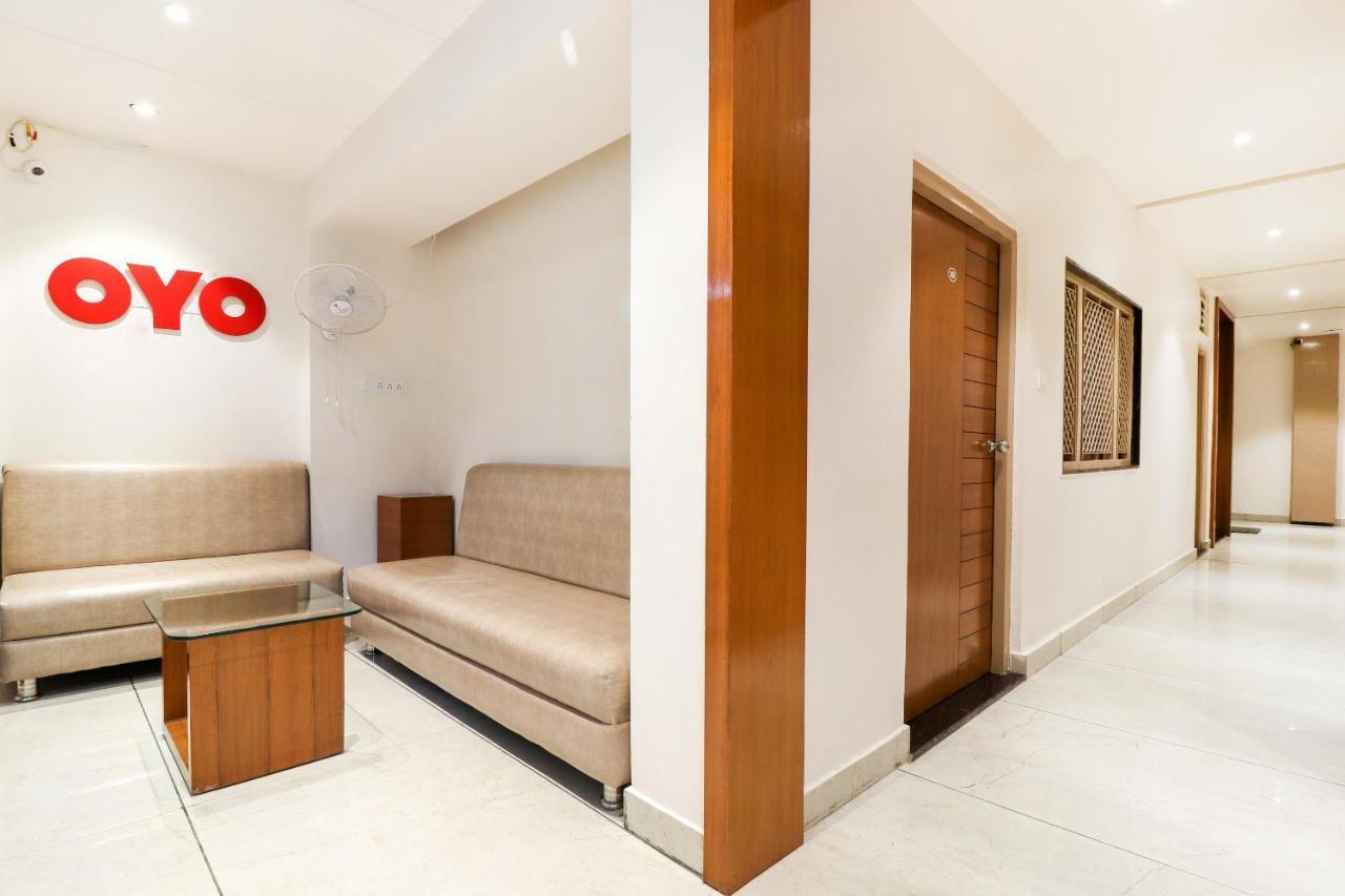 Oyo 26781 Hotel Raghupati Ayodhya Buitenkant foto